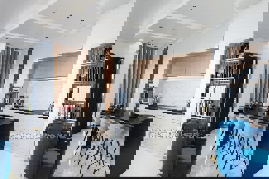 Villa di lusso con ampio giardino