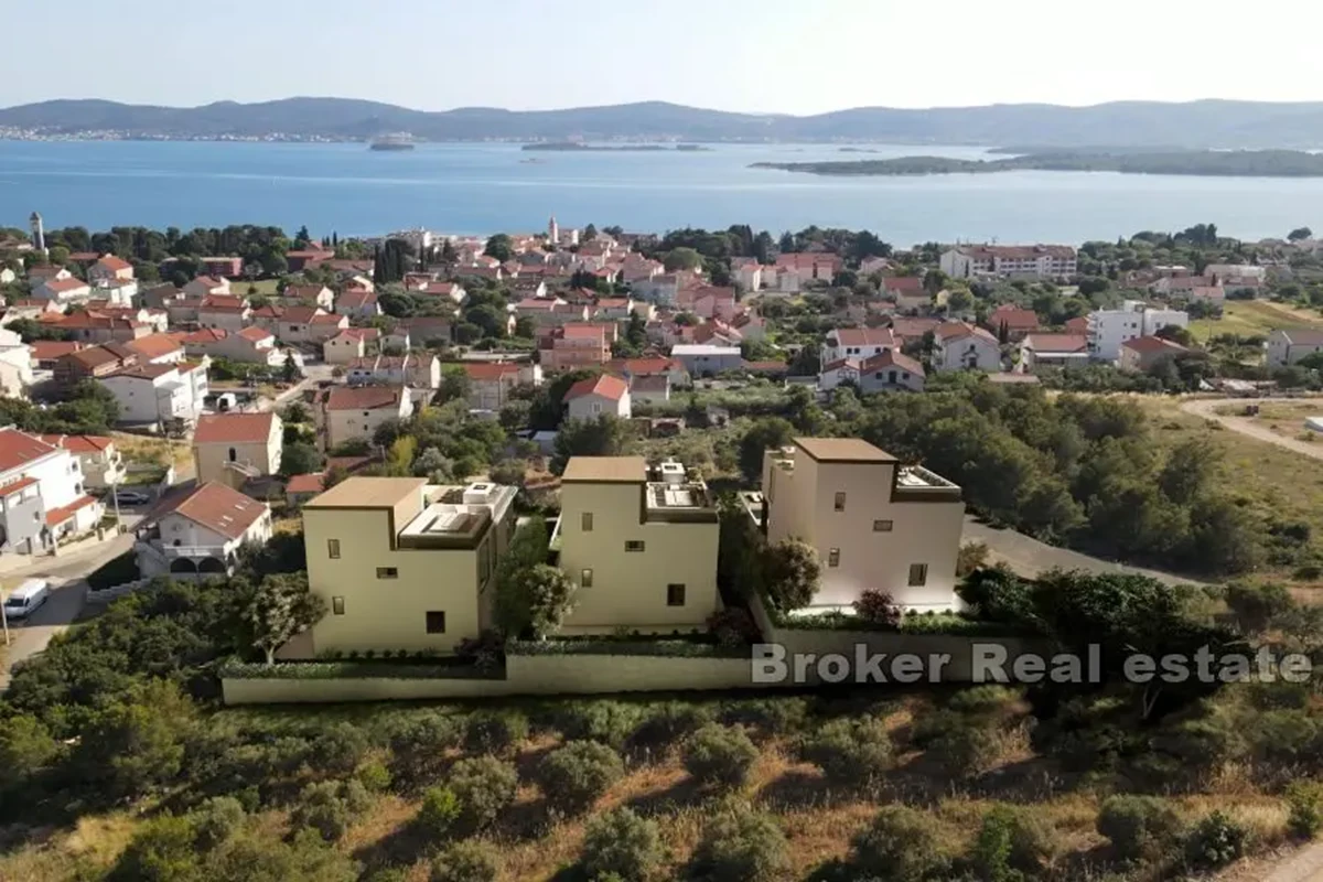 Ville di lusso in costruzione con vista mare