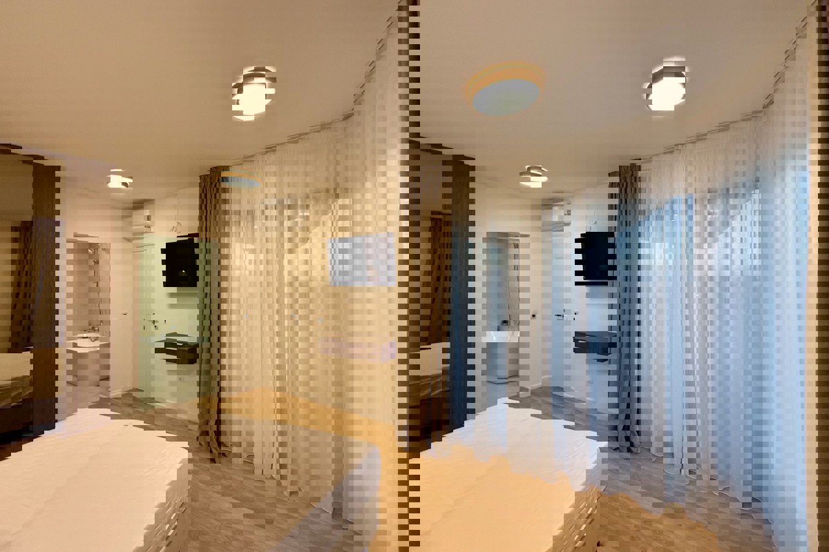 Villa moderna con vista mare