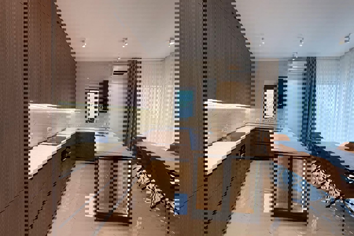 Villa moderna con vista mare