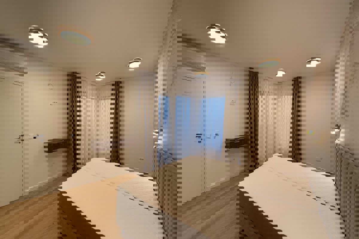 Villa moderna con vista mare