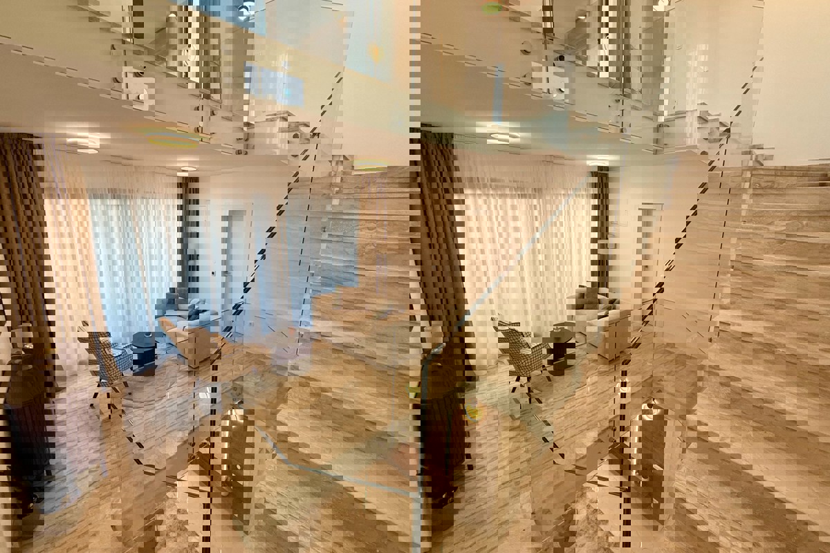 Villa moderna con vista mare