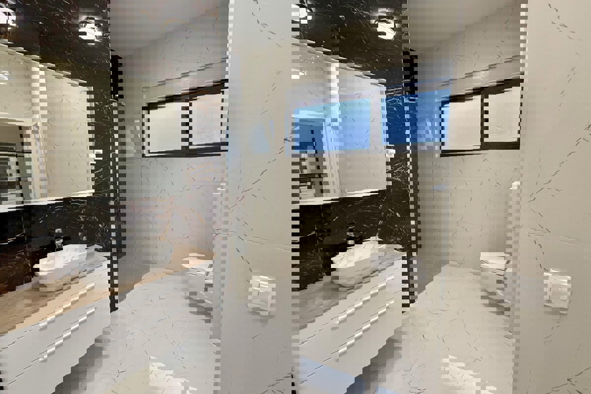 Villa moderna con vista mare