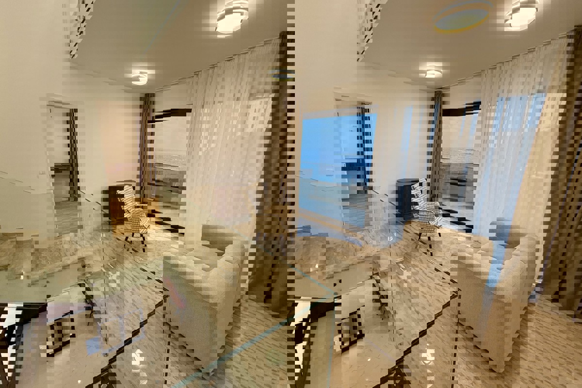 Villa moderna con vista mare