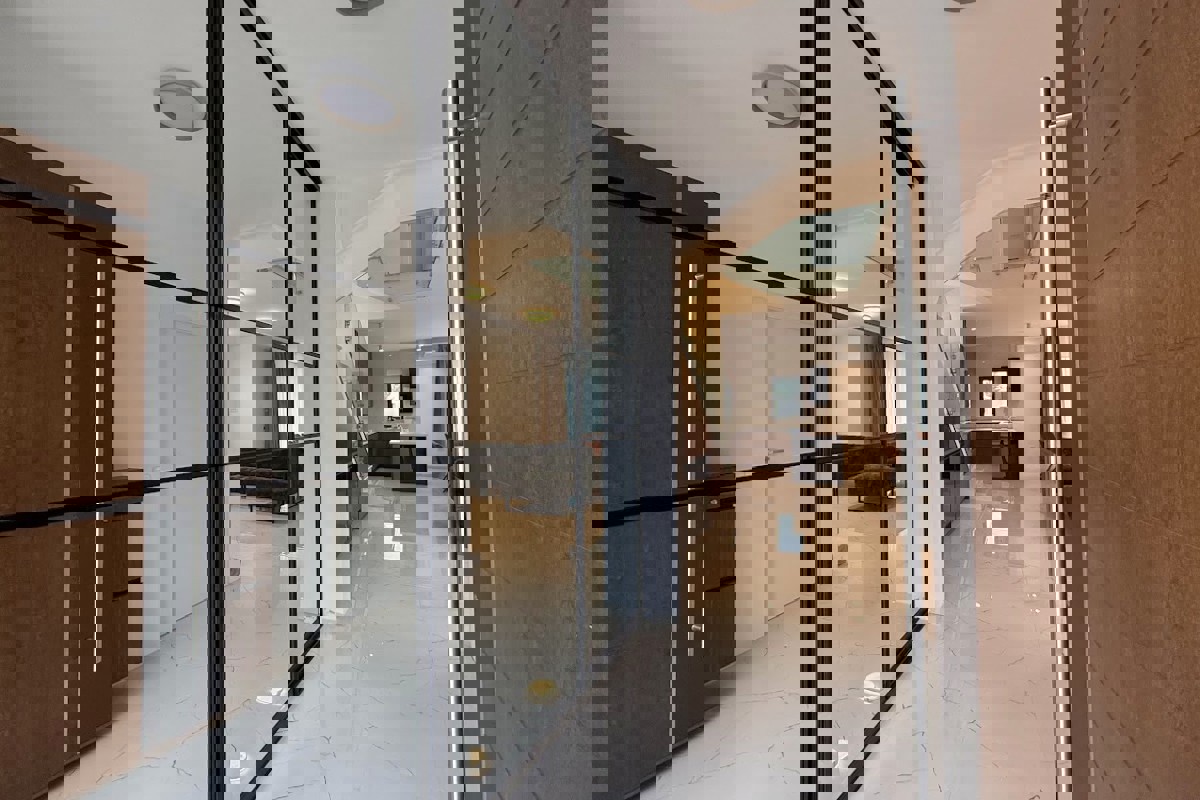 Villa moderna con vista mare