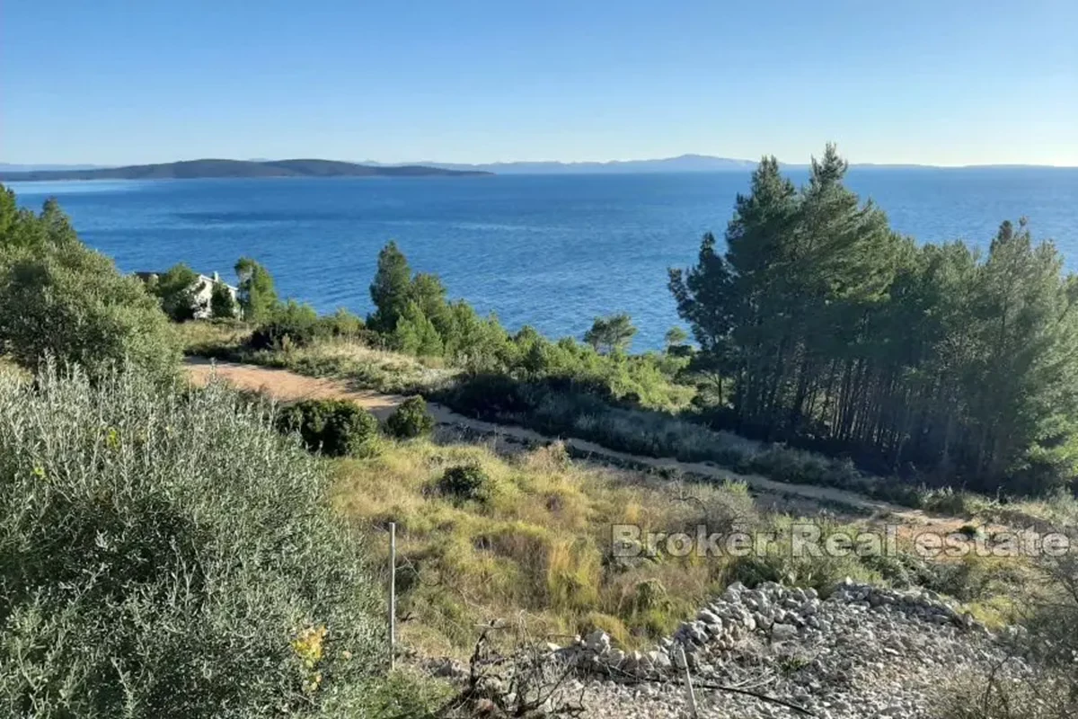 Terreno edificabile in seconda fila al mare