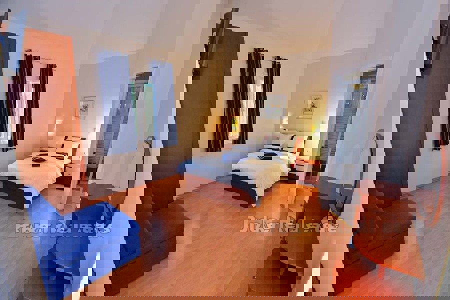 Palazzina prima fila al mare