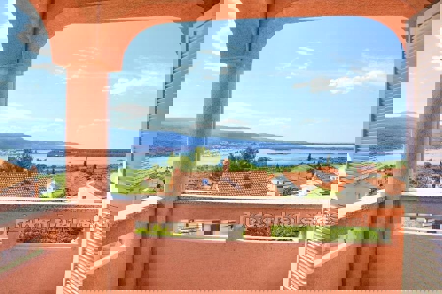 Confortevole appartamento con vista sul mare