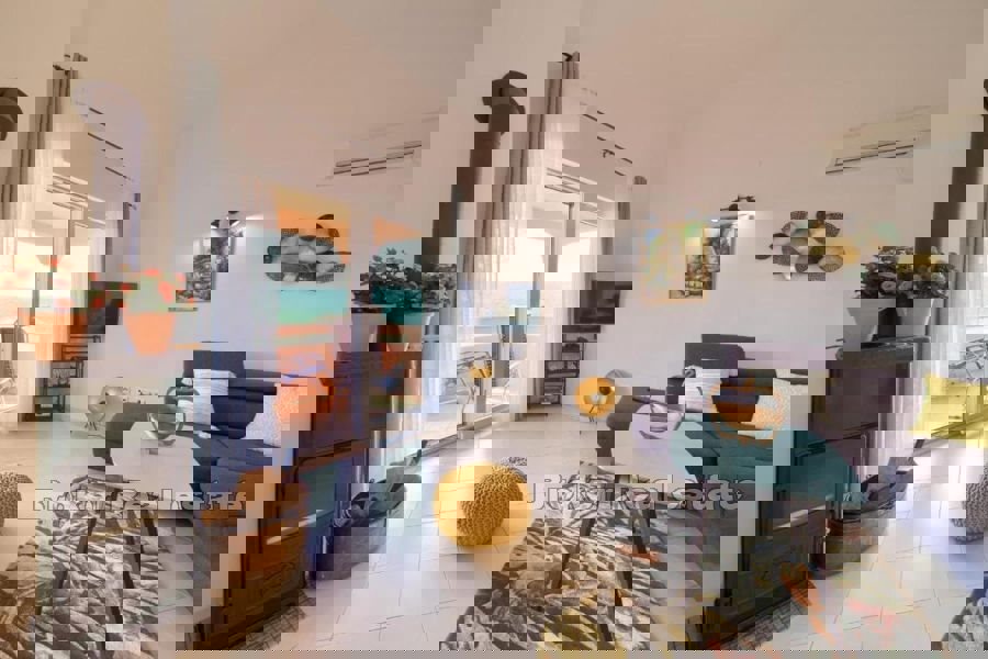 Confortevole appartamento con vista sul mare