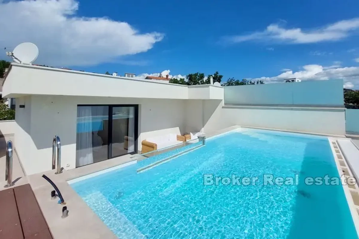 Villa di lusso con piscina e vista mare