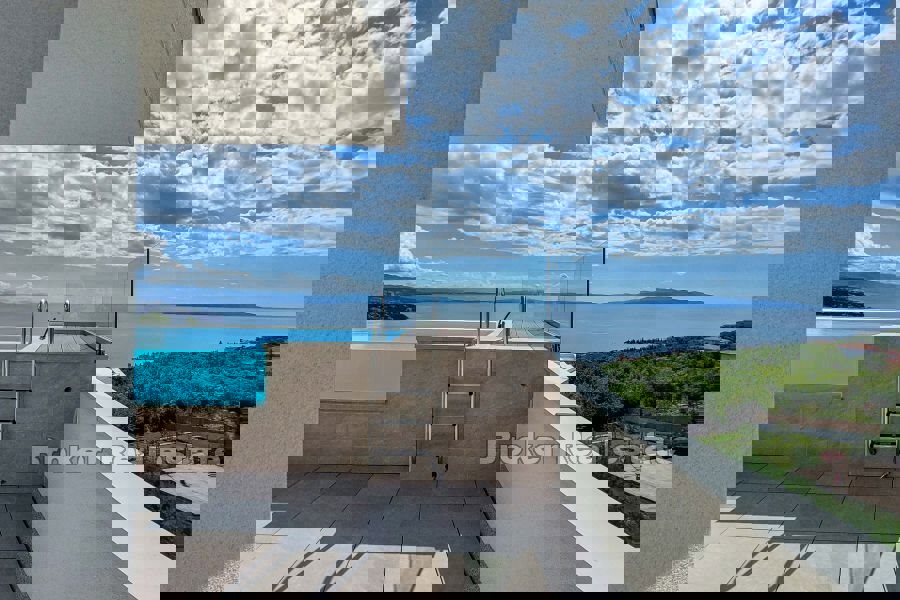 Villa di lusso con piscina e vista mare