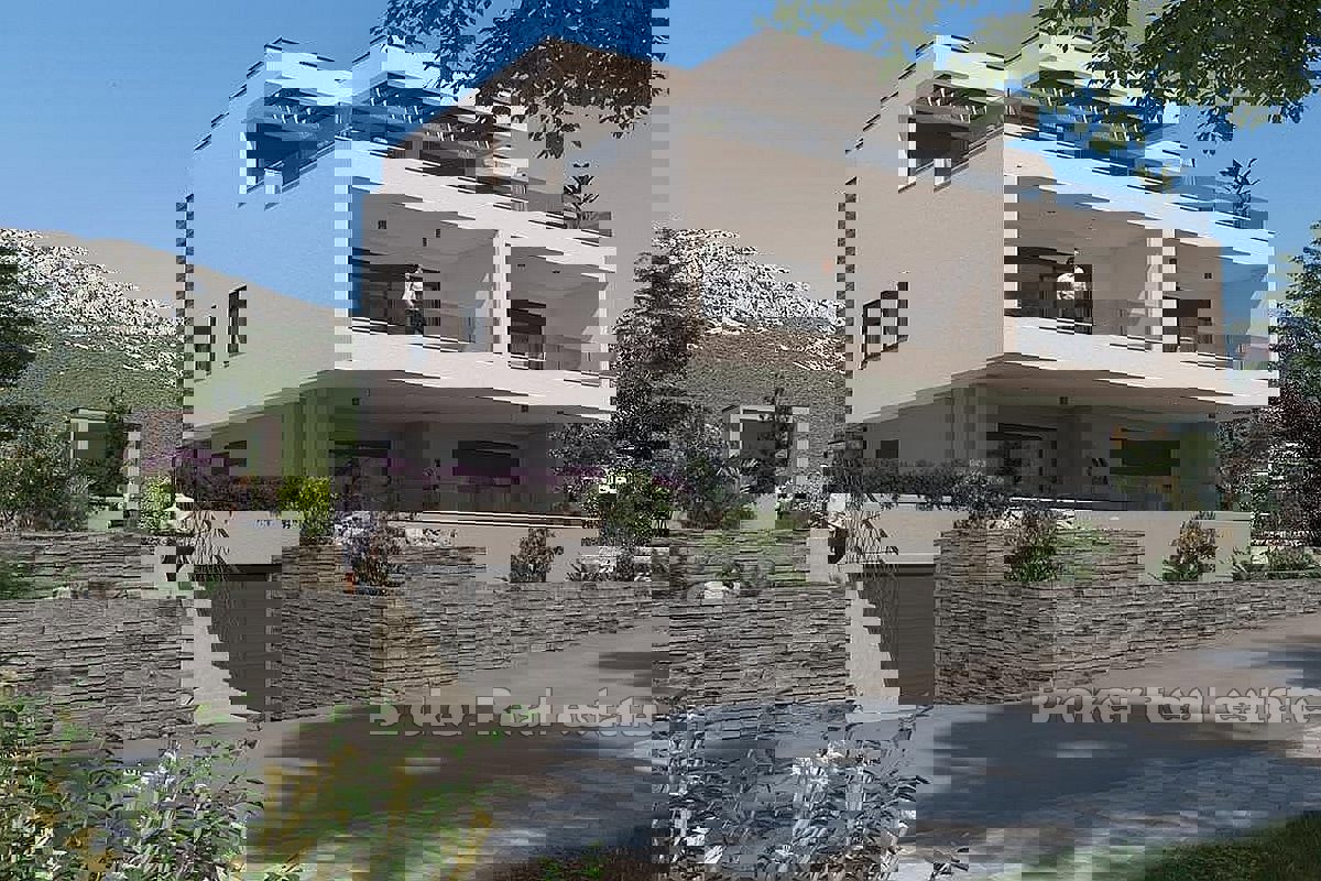 Splendido attico di lusso in un nuovo sviluppo in una posizione tranquilla