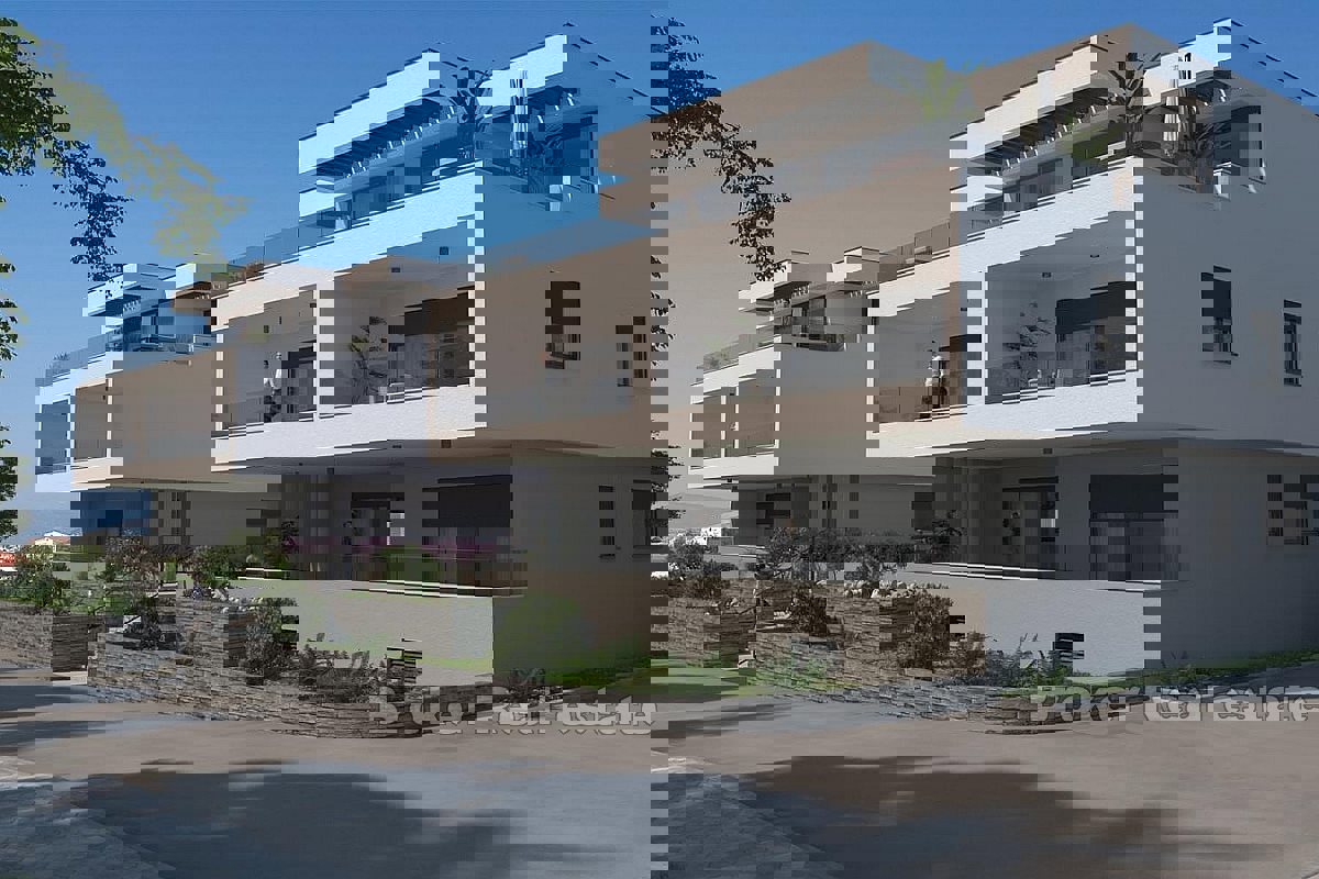 Splendido attico di lusso in un nuovo sviluppo in una posizione tranquilla