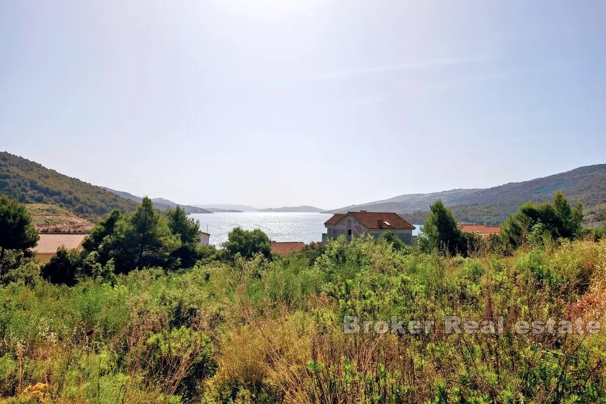 Terreno edificabile con vista mare