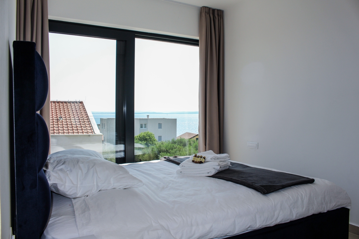 Villa con piscina e vista mare