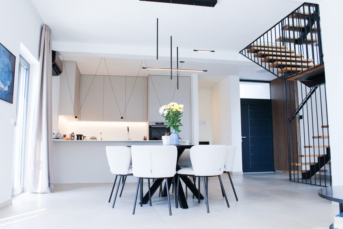 Villa con piscina e vista mare