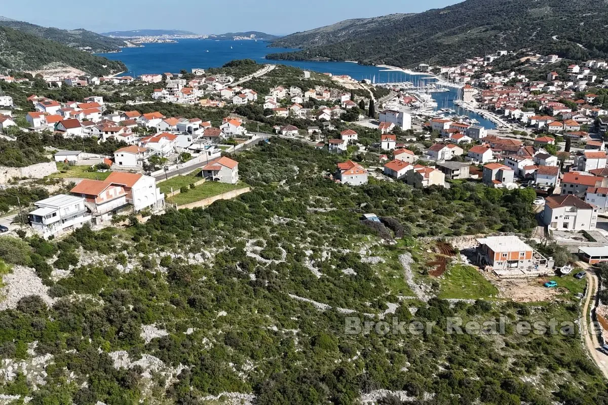 Terreno edificabile con vista mare