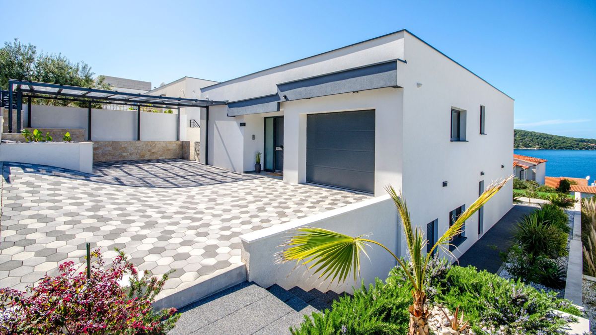 Villa di nuova costruzione con vista mare aperta