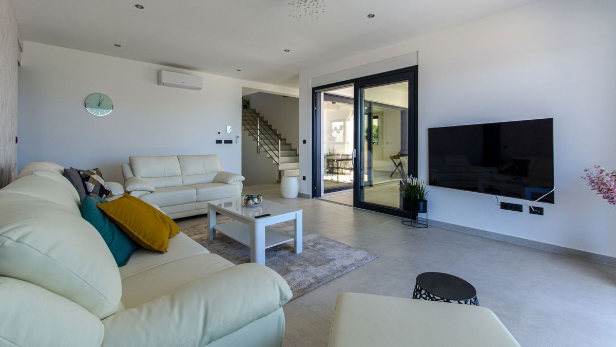 Villa di nuova costruzione con vista mare aperta