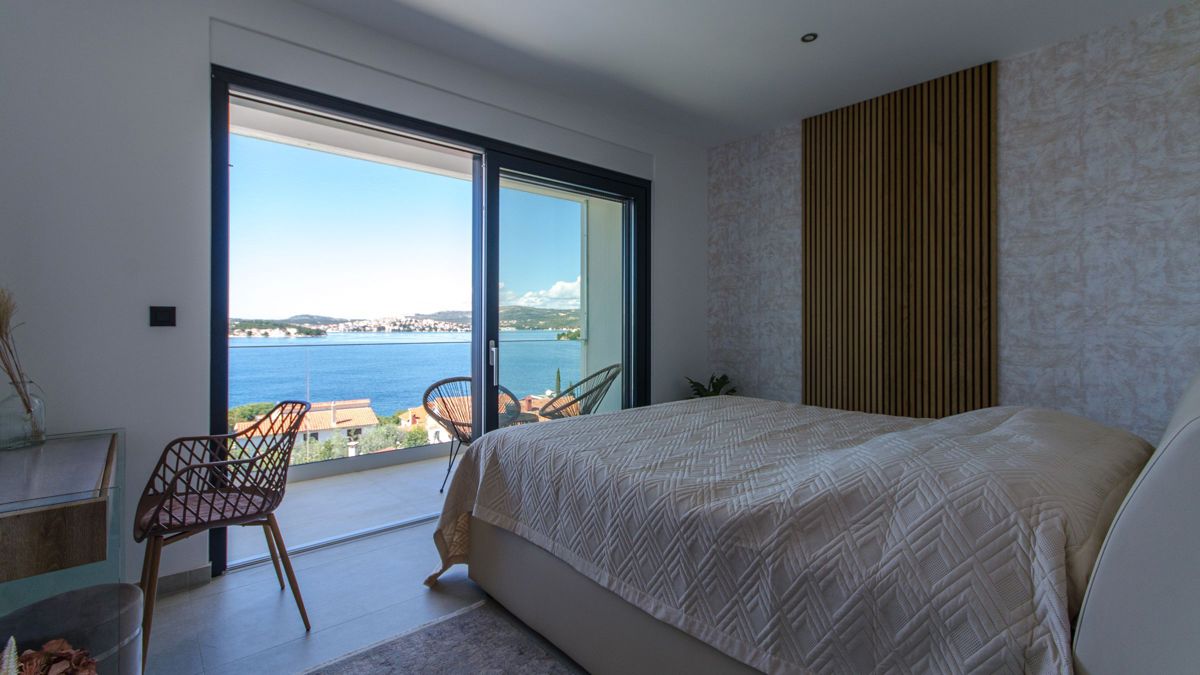 Villa di nuova costruzione con vista mare aperta