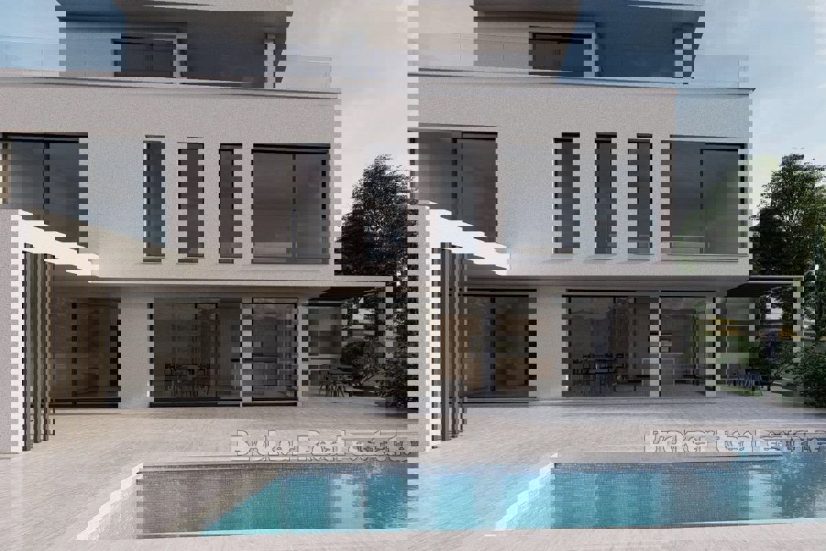 Villa in costruzione con vista mare