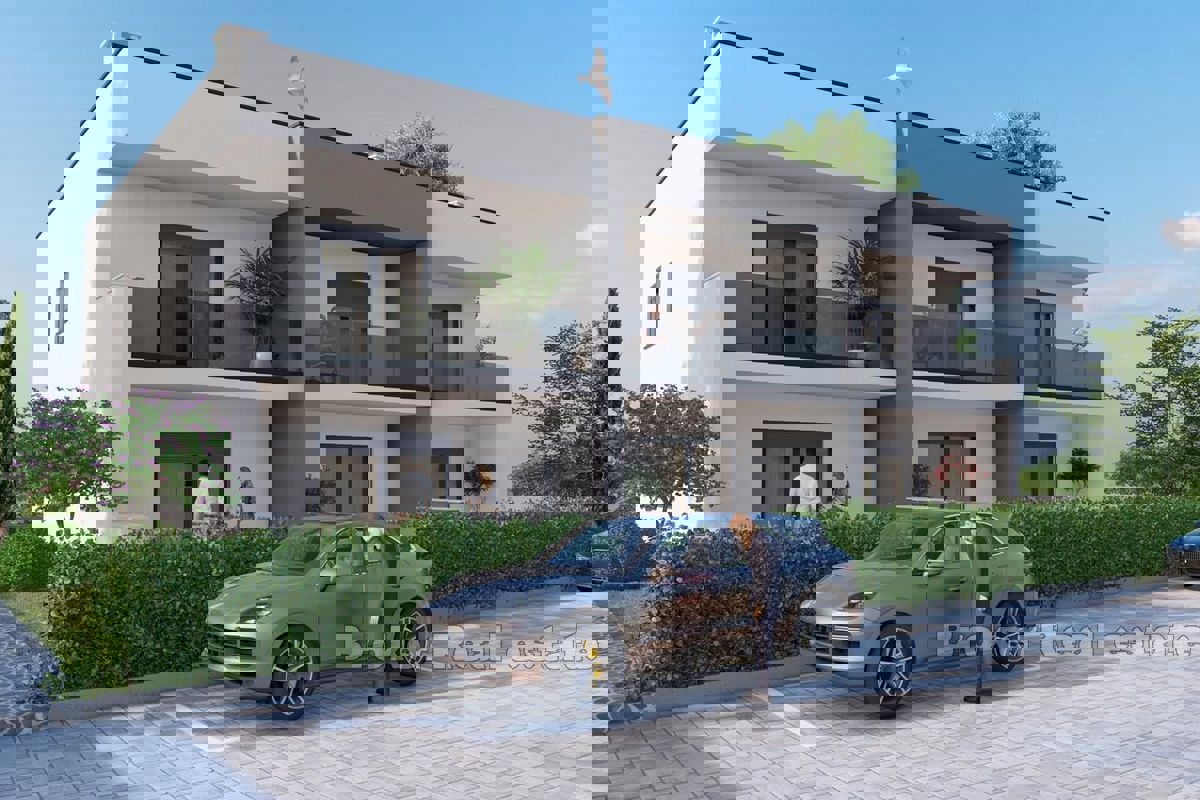 Nuovo appartamento duplex in un nuovo edificio