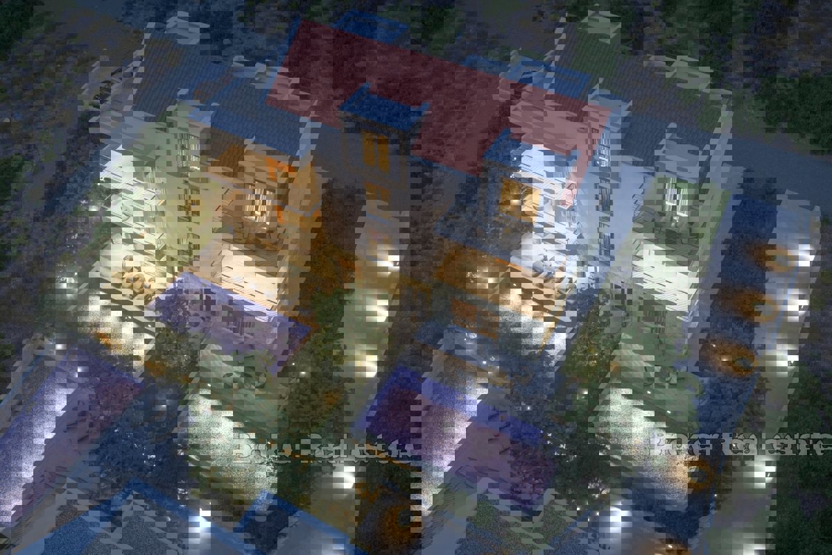 Appartamento con piscina e vista sul mare aperto