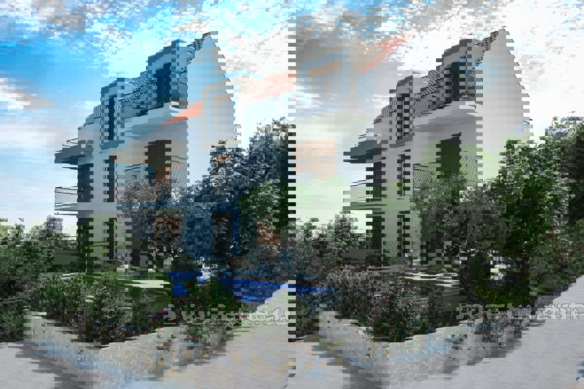 Appartamento con piscina e vista sul mare aperto