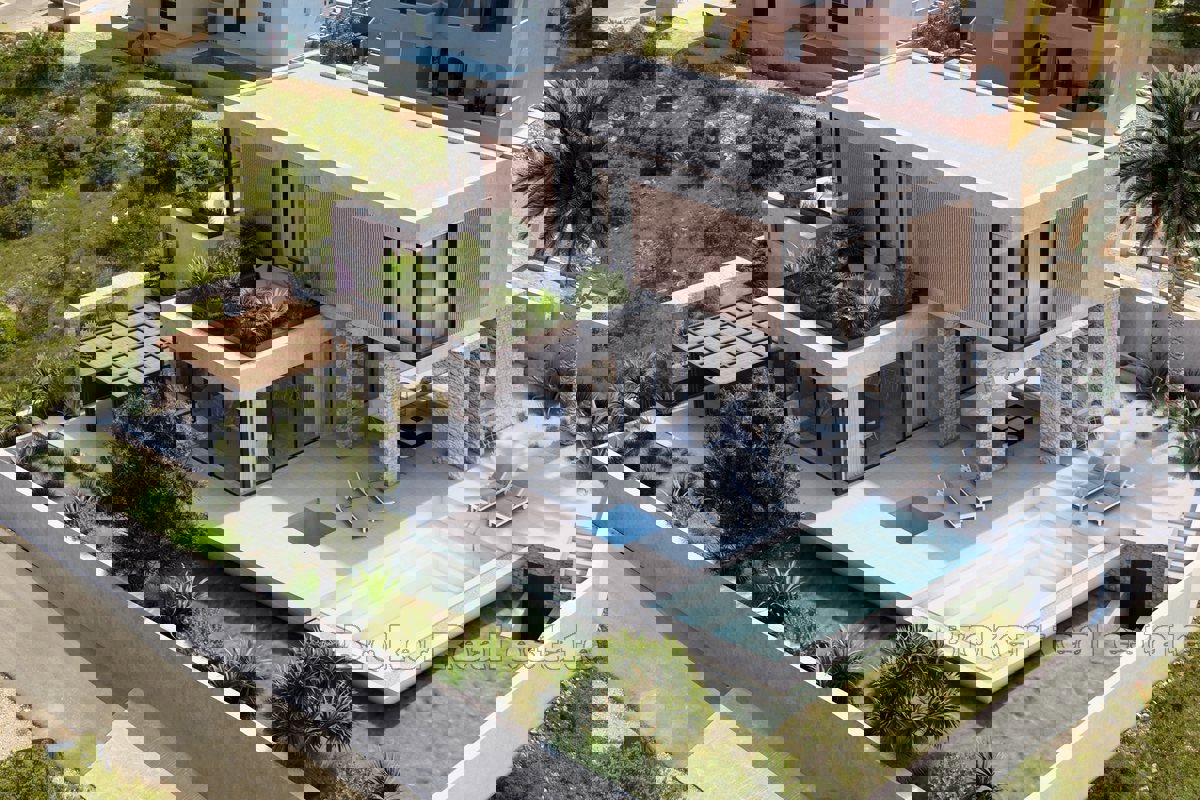 Villa moderna con piscina e vista mare