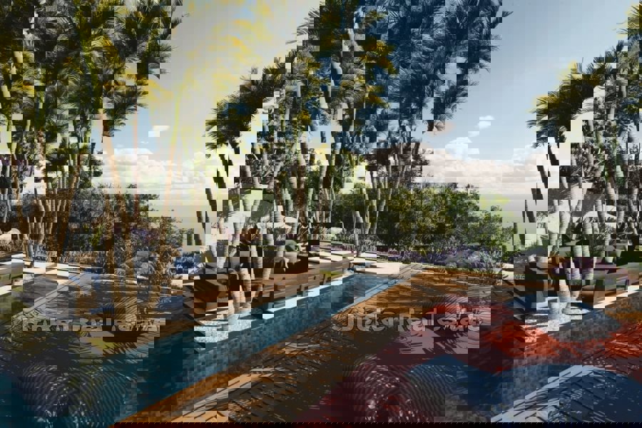 Terreno edificabile con progetto di villa e vista mare