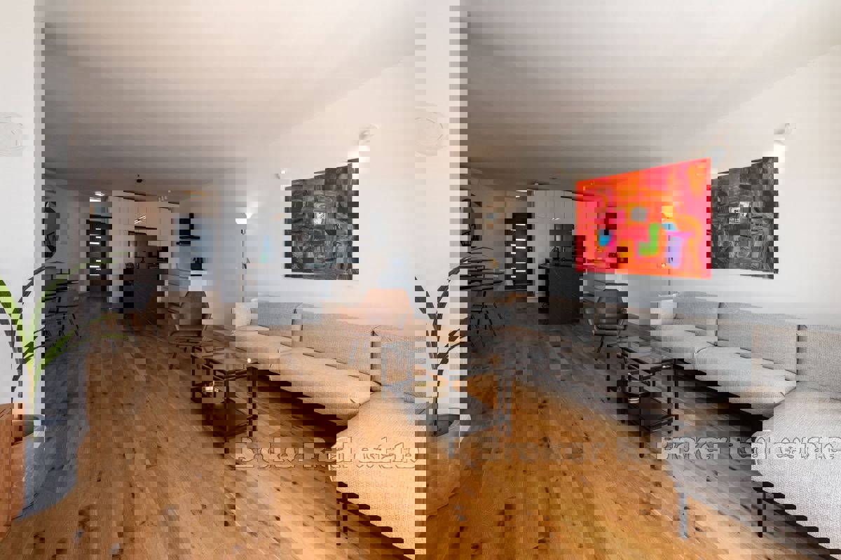 Villa bifamiliare con vista mare e piscina privata