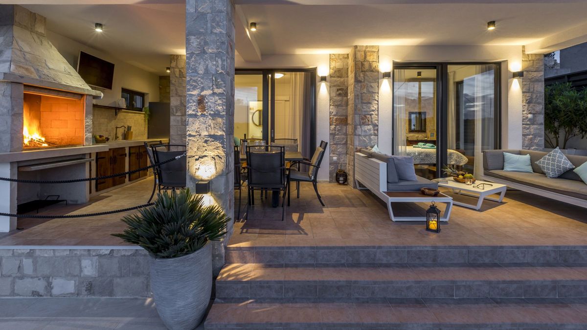 Villa moderna con vista mare