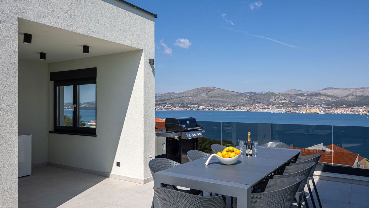 Complesso turistico con vista mare