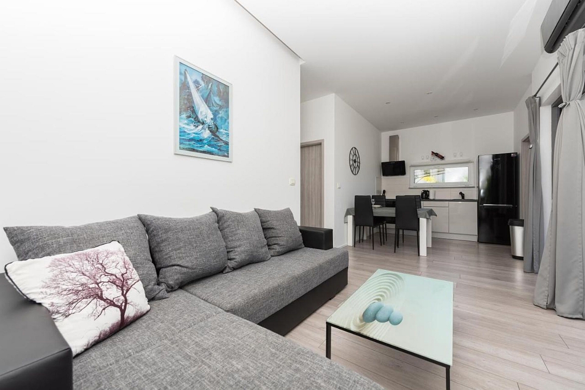 Villa moderna con vista panoramica sul mare