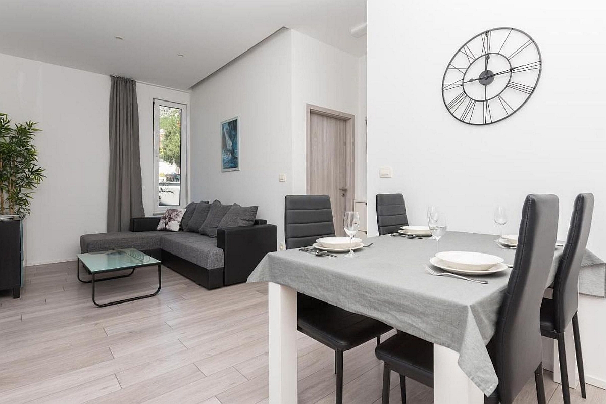 Villa moderna con vista panoramica sul mare