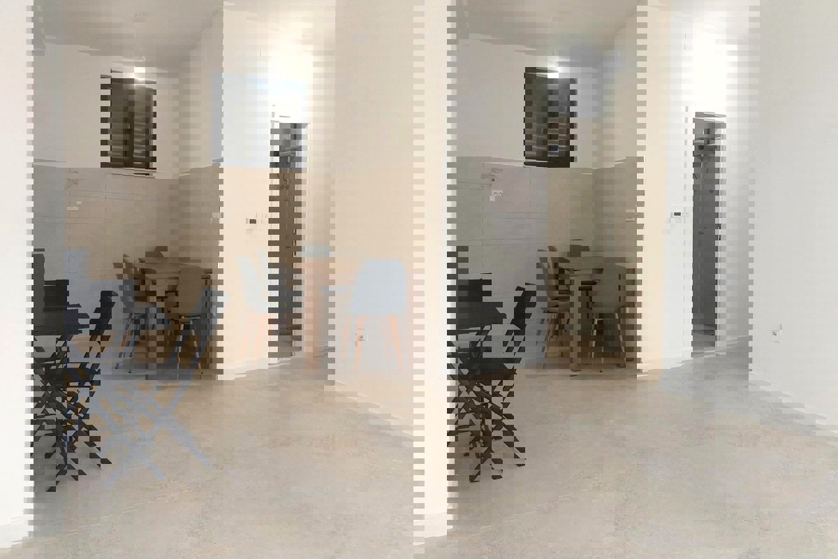 Appartamento con una camera da letto e garage nel centro della città