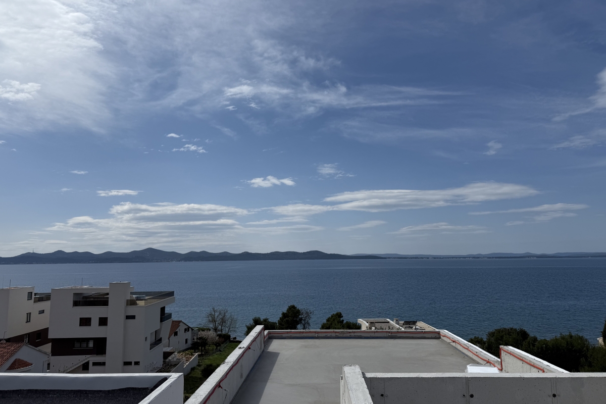 Attico di lusso con piscina sul tetto