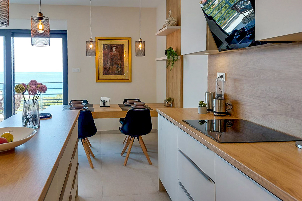 Villa di lusso con 4 appartamenti e vista mare