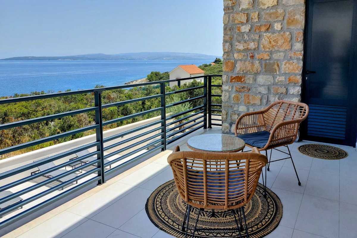 Villa di lusso con 4 appartamenti e vista mare
