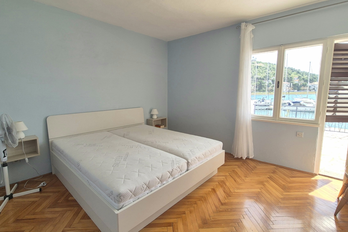 Palazzina in prima fila sul mare