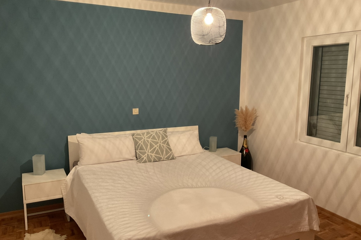 Casa unifamiliare con garage in un'oasi di pace