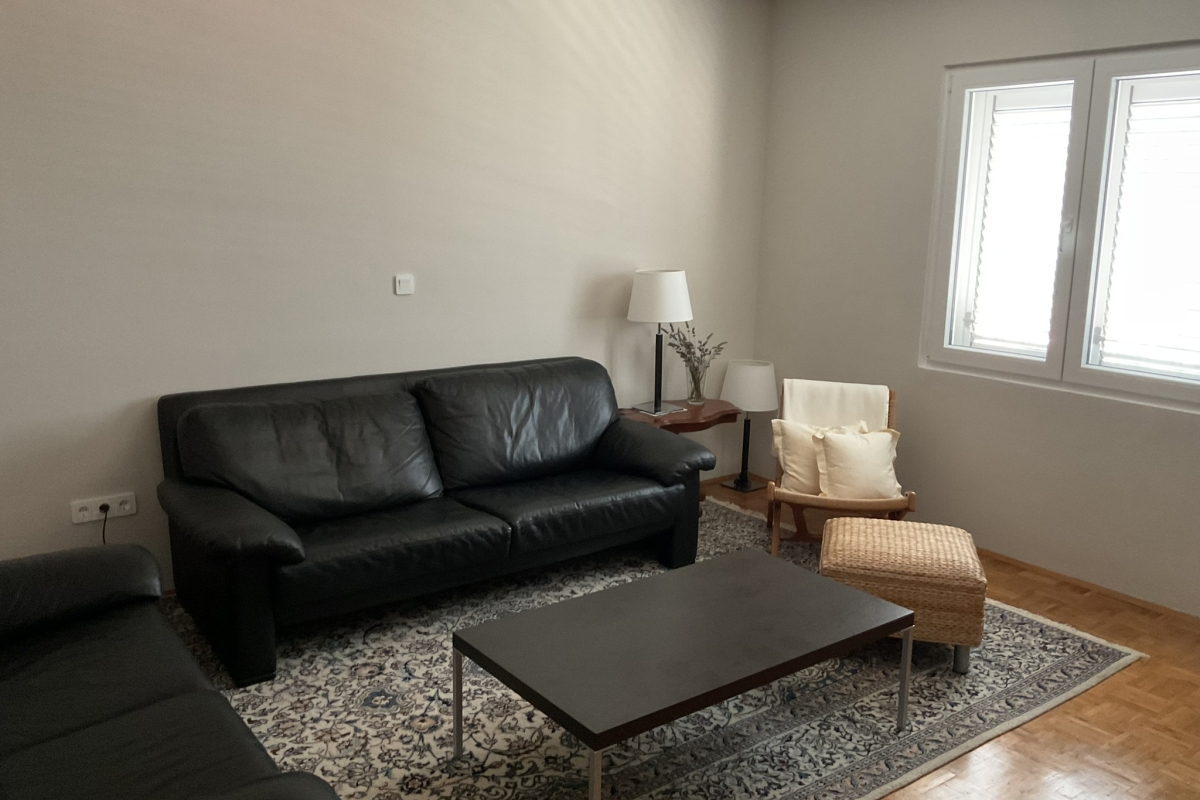 Casa unifamiliare con garage in un'oasi di pace