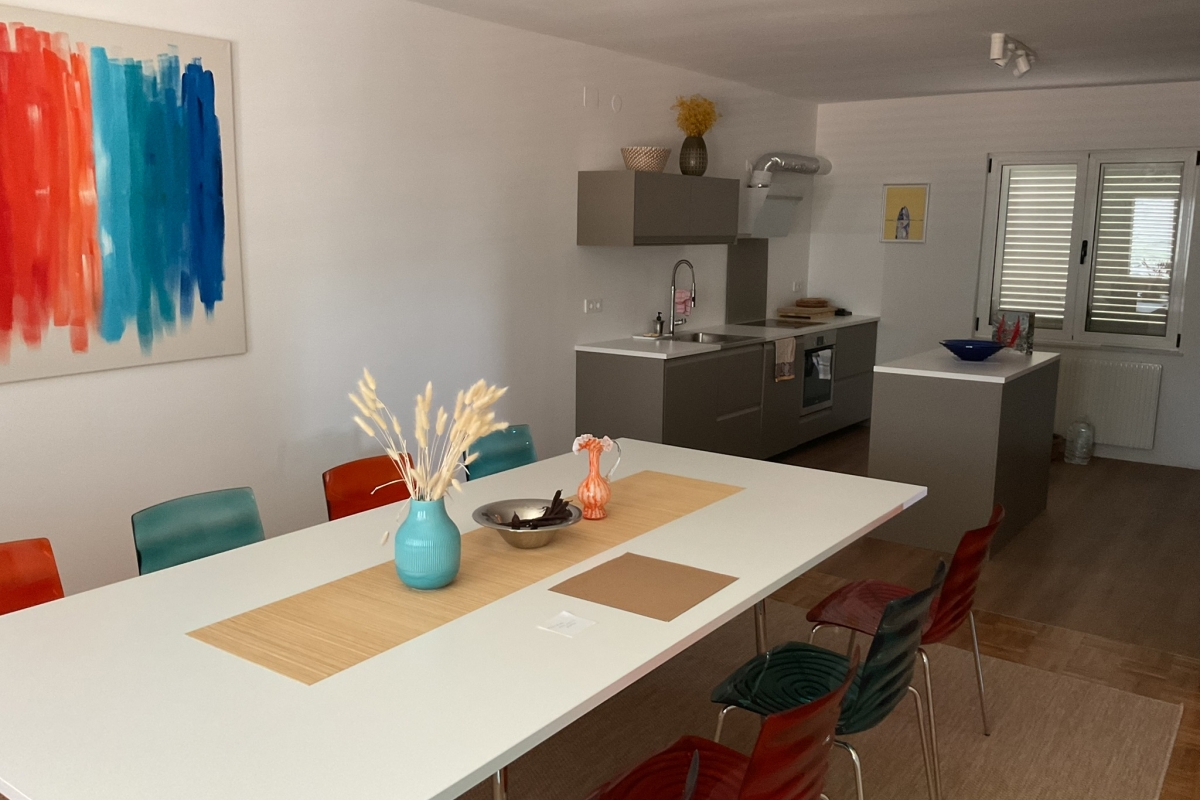 Casa unifamiliare con garage in un'oasi di pace
