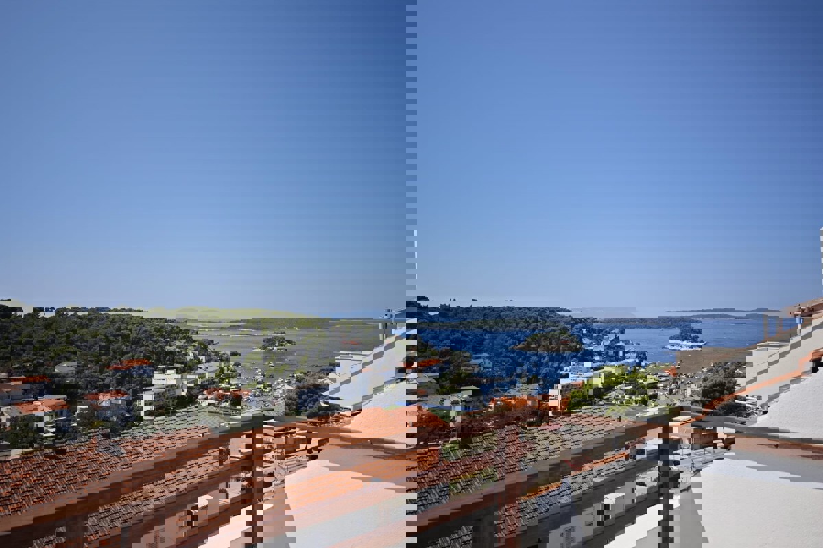 Monolocale con vista mare