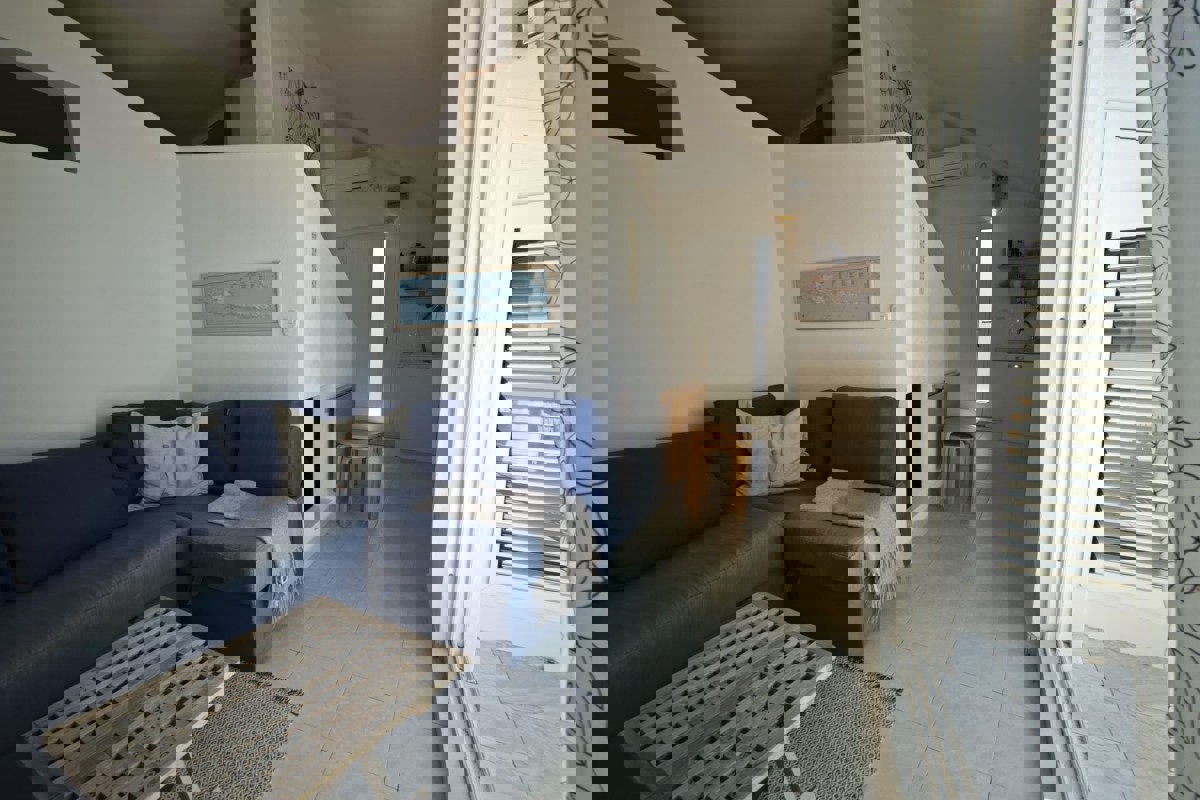 Monolocale con vista mare