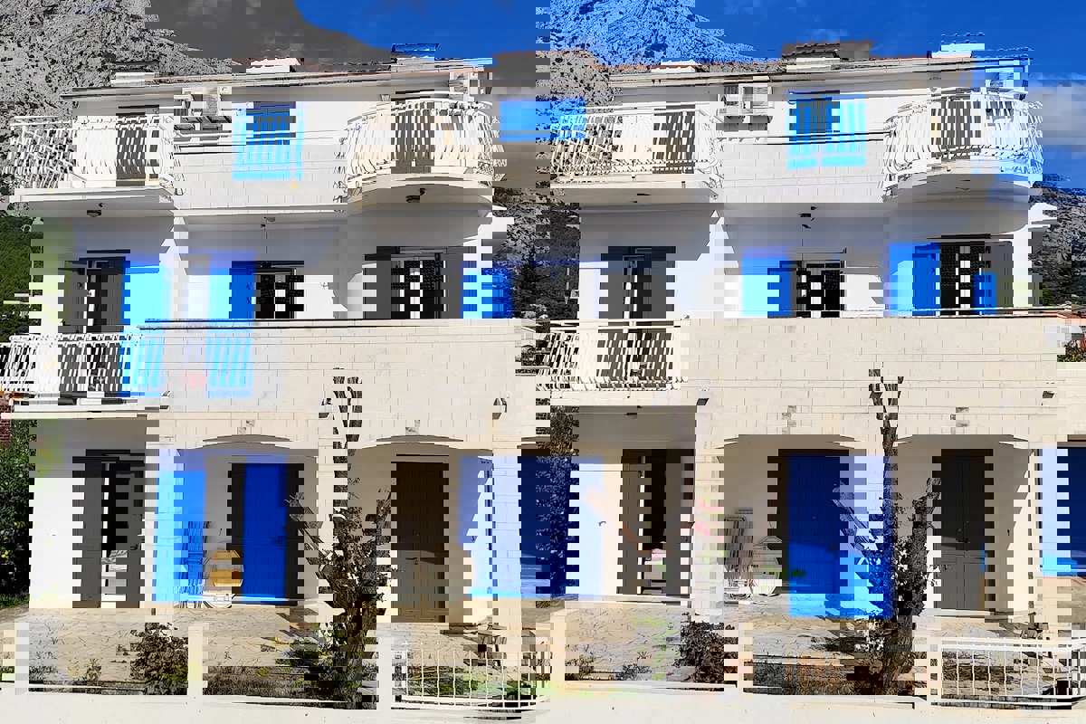 Palazzina con vista mare