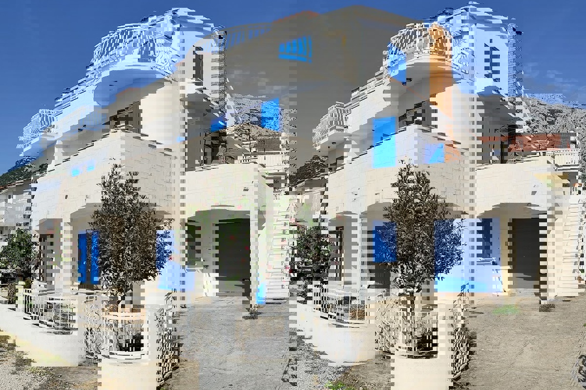Palazzina con vista mare