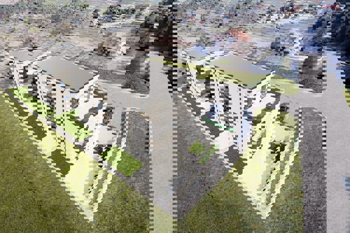 Appartamento con due camere da letto e due posti auto