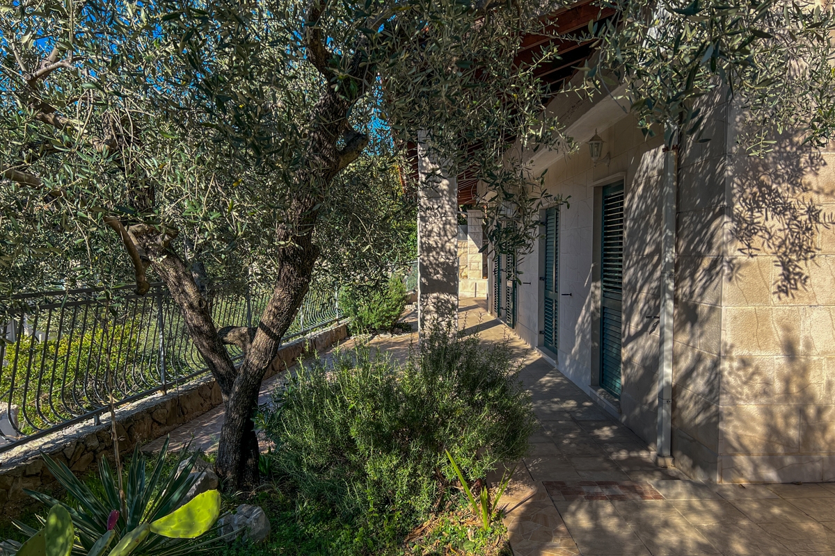 Affascinante casa con vista mare aperta