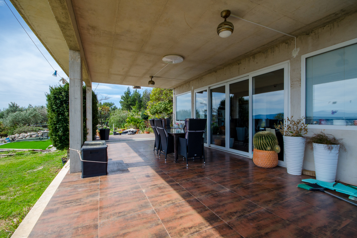 Proprietà eccezionale con vista mare